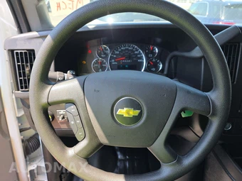 2025 Chevrolet Express 2500 Cargo Van 1WT 135.0" WB - miniatura 10
