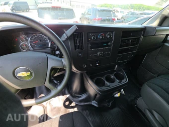 2025 Chevrolet Express 2500 Cargo Van 1WT 135.0" WB - miniatura 11