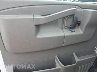 2025 Chevrolet Express 2500 Cargo Van 1WT 135.0" WB - miniatura 9