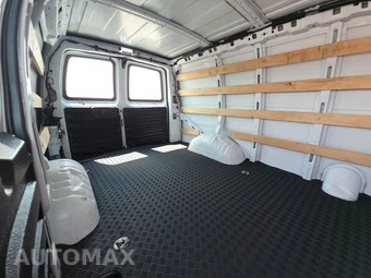 2025 Chevrolet Express 2500 Cargo Van 1WT 135.0" WB - miniatura 14