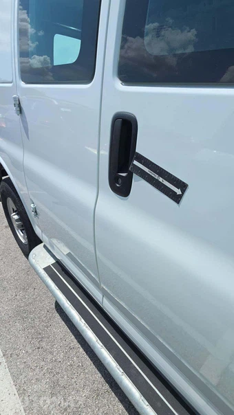 2025 Chevrolet Express 2500 Cargo Van 1WT 135.0" WB - miniatura 21