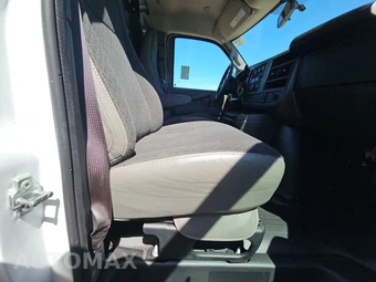 2025 Chevrolet Express 2500 Cargo Van 1WT 135.0" WB - miniatura 8