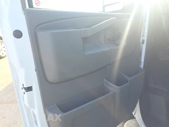2025 Chevrolet Express 2500 Cargo Van 1WT 135.0" WB - miniatura 9