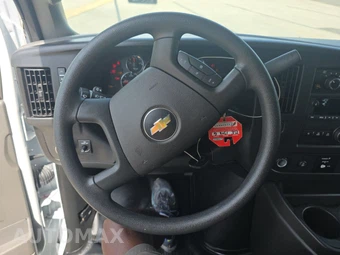 2025 Chevrolet Express 2500 Cargo Van 1WT 135.0" WB - miniatura 10
