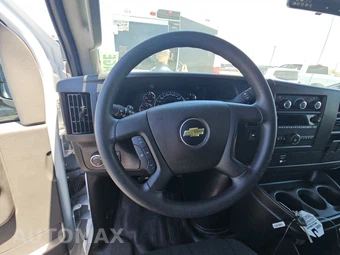 2025 Chevrolet Express 2500 Cargo Van 1WT 135.0" WB - miniatura 10