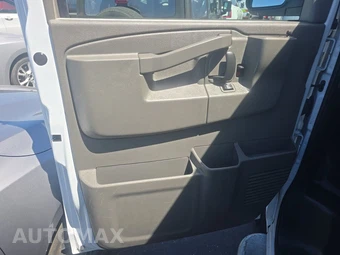 2025 Chevrolet Express 2500 Cargo Van 1WT 135.0" WB – miniatura 9