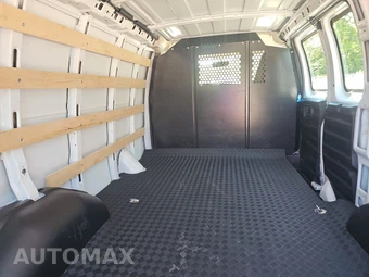 2025 Chevrolet Express 2500 Cargo Van 1WT 135.0" WB - miniatura 15