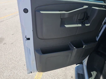 2025 Chevrolet Express 2500 Cargo Van 1WT 135.0" WB - miniatura 9