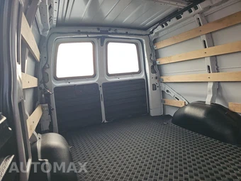 2025 Chevrolet Express 2500 Cargo Van 1WT 135.0" WB - miniatura 13