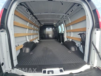 2025 Chevrolet Express 2500 Cargo Van 1WT 135.0" WB - miniatura 16