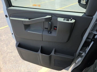 2025 Chevrolet Express 2500 Cargo Van 1WT 135.0" WB - miniatura 9