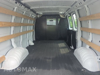 2025 Chevrolet Express 2500 Cargo Van 1WT 135.0" WB - miniatura 16