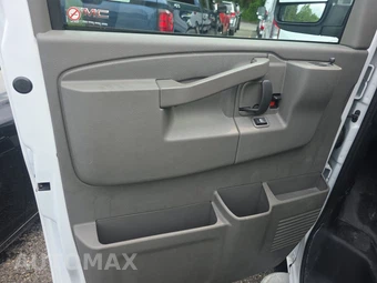 2025 Chevrolet Express 2500 Cargo Van 1WT 135.0" WB - miniatura 9