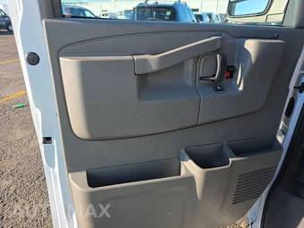 2025 Chevrolet Express 2500 Cargo Van 1WT 135.0" WB - miniatura 9