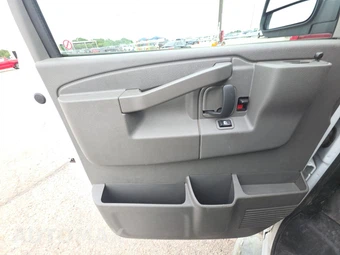 2025 Chevrolet Express 2500 Cargo Van 1WT 135.0" WB - miniatura 9