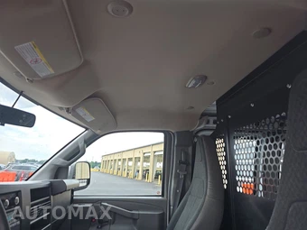 2025 Chevrolet Express 2500 Cargo Van 1WT 135.0" WB - miniatura 17