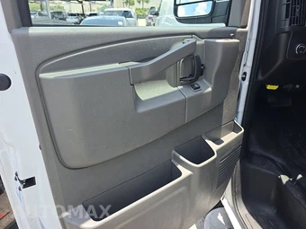 2025 Chevrolet Express 2500 Cargo Van 1WT 135.0" WB - miniatura 9