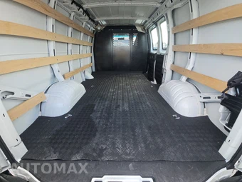 2025 Chevrolet Express 2500 Cargo Van 1WT 135.0" WB - miniatura 17