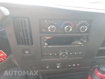2025 Chevrolet Express 2500 Cargo Van 1WT 135.0" WB - miniatura 11