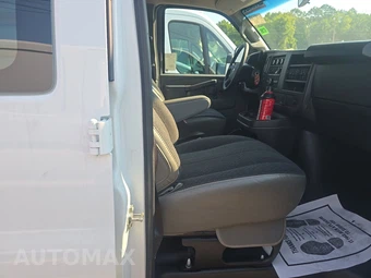 2025 Chevrolet Express 2500 Cargo Van 1WT 135.0" WB - miniatura 8