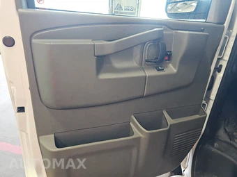 2025 Chevrolet Express 2500 Cargo Van 1WT 135.0" WB - miniatura 9