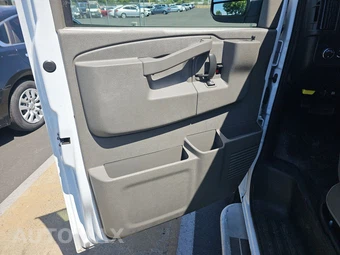2025 Chevrolet Express 2500 Cargo Van 1WT 135.0" WB - miniatura 9