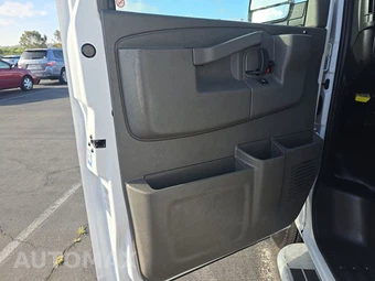 2025 Chevrolet Express 2500 Cargo Van 1WT 135.0" WB - miniatura 9