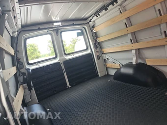 2025 Chevrolet Express 2500 Cargo Van 1WT 135.0" WB - miniatura 13