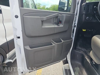 2025 Chevrolet Express 2500 Cargo Van 1WT 135.0" WB - miniatura 9