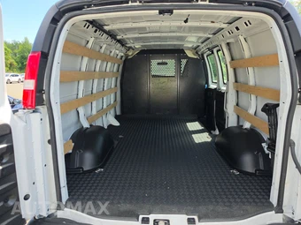 2025 Chevrolet Express 2500 Cargo Van 1WT 135.0" WB - miniatura 17