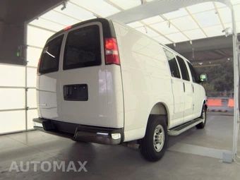 2025 Chevrolet Express 2500 Cargo Van 1WT 135.0" WB - miniatura 4
