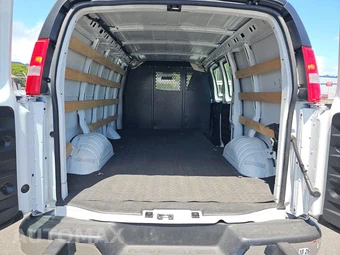 2025 Chevrolet Express 2500 Cargo Van 1WT 135.0" WB - miniatura 16