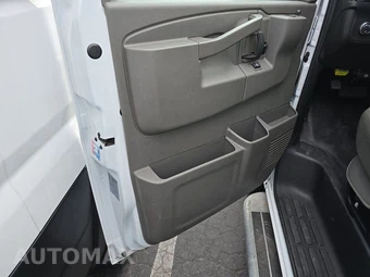 2025 Chevrolet Express 2500 Cargo Van 1WT 135.0" WB - miniatura 9
