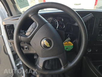 2025 Chevrolet Express 2500 Cargo Van 1WT 135.0" WB - miniatura 10
