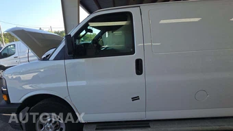 2025 Chevrolet Express 2500 Cargo Van 1WT 135.0" WB - miniatura 25