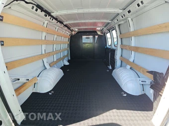 2025 Chevrolet Express 2500 Cargo Van 1WT 135.0" WB - miniatura 16