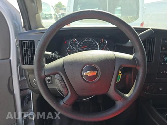 2025 Chevrolet Express 2500 Cargo Van 1WT 135.0" WB - miniatura 10