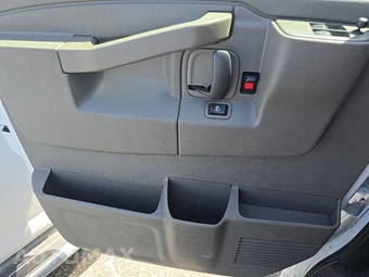 2025 Chevrolet Express 2500 Cargo Van 1WT 135.0" WB - miniatura 9