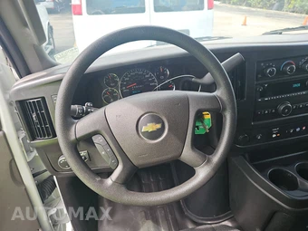 2025 Chevrolet Express 2500 Cargo Van 1WT 135.0" WB - miniatura 10