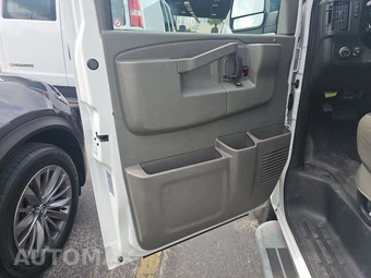 2025 Chevrolet Express 2500 Cargo Van 1WT 135.0" WB - miniatura 9