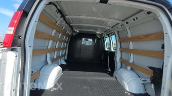 2025 Chevrolet Express 2500 Cargo Van 1WT 135.0" WB - miniatura 24