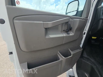 2025 Chevrolet Express 2500 Cargo Van 1WT 135.0" WB - miniatura 9