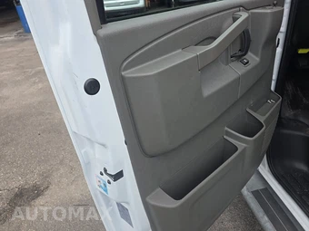 2025 Chevrolet Express 2500 Cargo Van 1WT 135.0" WB - miniatura 9