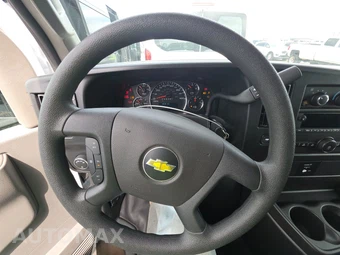 2025 Chevrolet Express 2500 Cargo Van 1WT 135.0" WB - miniatura 10