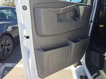 2025 Chevrolet Express 2500 Cargo Van 1WT 135.0" WB - miniatura 9
