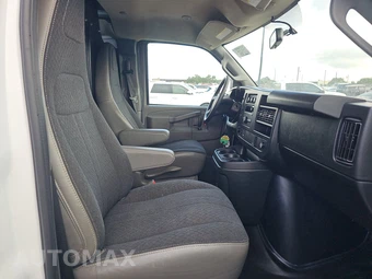 2025 Chevrolet Express 2500 Cargo Van 1WT 135.0" WB - miniatura 8