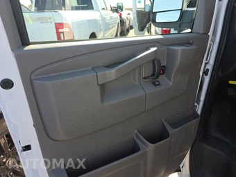 2025 Chevrolet Express 2500 Cargo Van 1WT 135.0" WB - miniatura 9