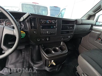 2025 Chevrolet Express 2500 Cargo Van 1WT 135.0" WB - miniatura 11