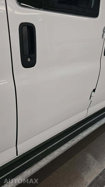 2025 Chevrolet Express 2500 Cargo Van 1WT 135.0" WB - miniatura 28