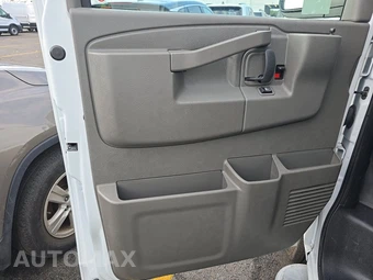 2025 Chevrolet Express 2500 Cargo Van 1WT 135.0" WB - miniatura 9